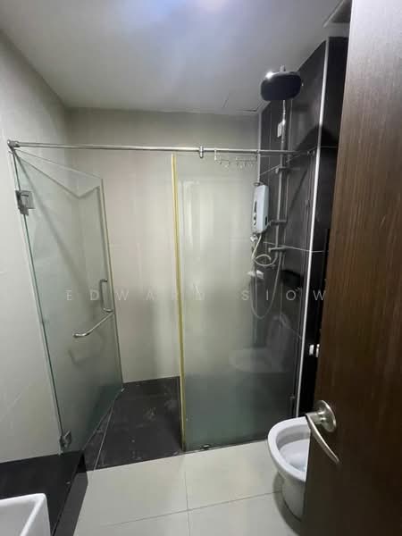 Service Residence for Sale at D'Secret Garden (Pangsapuri Kempas Indah) - Edward Siow - Bathroom - PropertyGuru.com.my