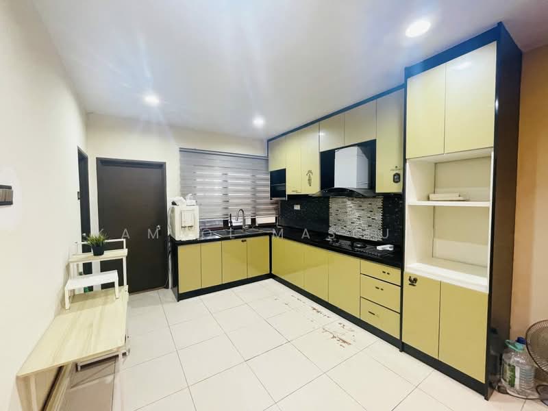 Terraced House for Sale in Rawang (Selangor) - Kamsol Mascuri - Kitchen - PropertyGuru.com.my