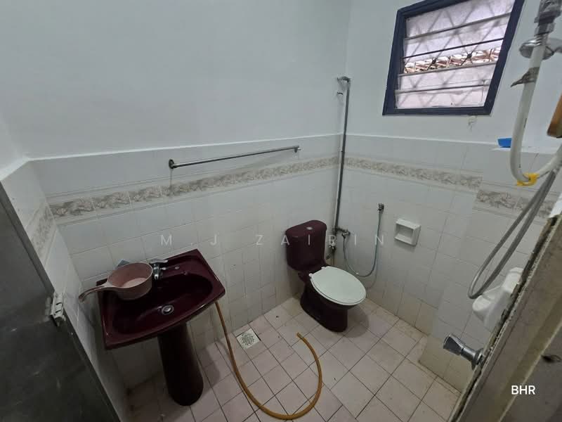 Rumah Teres 2 Tingkat untuk Dijual di Bukit Indah (Ampang) - M.J Zairin - Bathroom - PropertyGuru.com.my