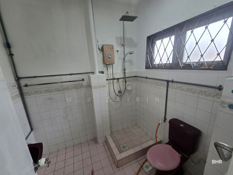 Rumah Teres 2 Tingkat untuk Dijual di Bukit Indah (Ampang) - M.J Zairin - Bathroom - PropertyGuru.com.my