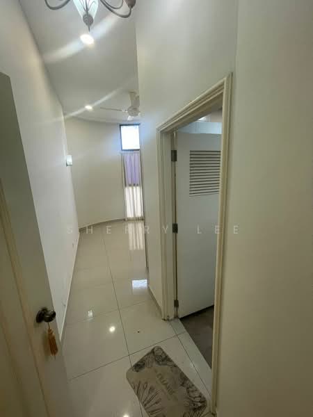 Kondominium untuk Dijual di Villa Puteri - Sherry Lee - Corridor - PropertyGuru.com.my
