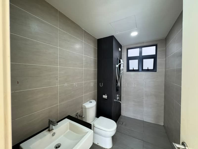 Kondominium untuk Disewa di Ascenda Residence @ Skyarena - Tan Ru Xin - Bathroom - PropertyGuru.com.my