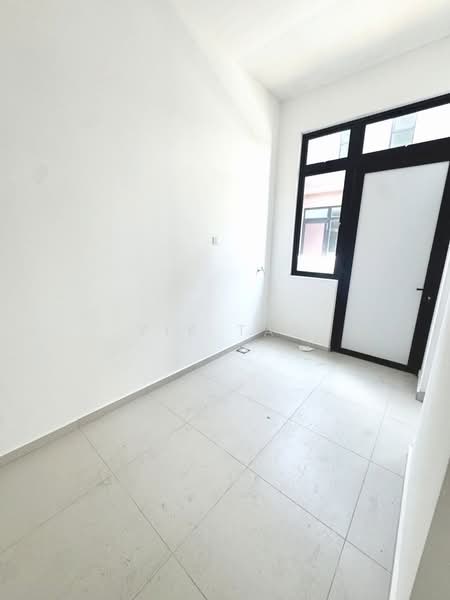 Rumah Berkembar untuk Dijual di Taman Gaya (Ulu Tiram) - Yik Tat - PropertyGuru.com.my