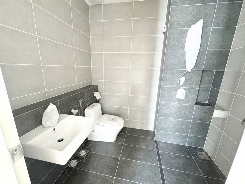 Rumah Berkembar untuk Dijual di Taman Gaya (Ulu Tiram) - Yik Tat - PropertyGuru.com.my