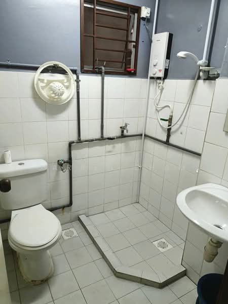 Condominium for Sale at Park View Tower - Darren Cham - Bathroom - PropertyGuru.com.my