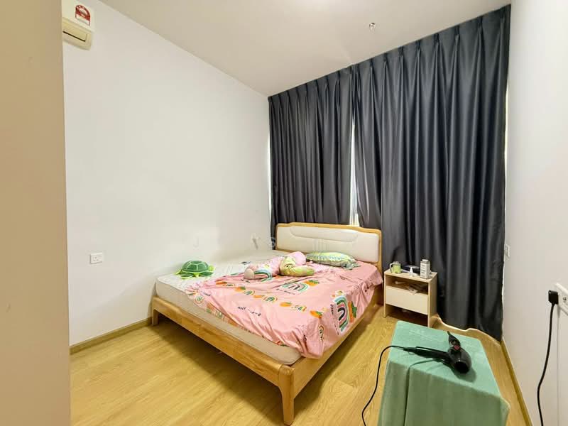 Condominium for Sale at Bay Laurel @ Country Garden Danga Bay - Jess Ow - Bedroom - PropertyGuru.com.my