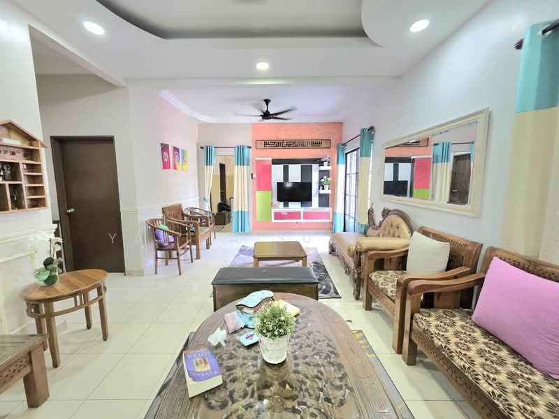 Semi-Detached House for Sale in Telok Panglima Garang (Selangor) - Yazila Sulaimi - Living Room - PropertyGuru.com.my