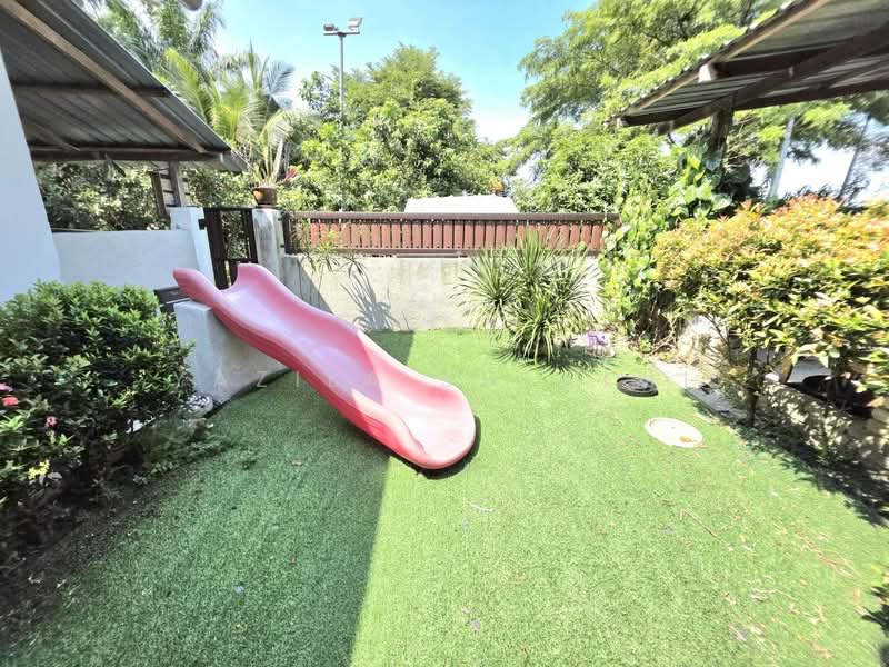 Semi-Detached House for Sale in Telok Panglima Garang (Selangor) - Yazila Sulaimi - Garden - PropertyGuru.com.my