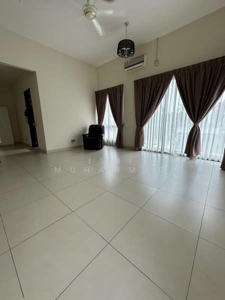 Rumah Berkembar untuk Dijual di Seremban (Negeri Sembilan) - Ismi Muhammad - Living Room - PropertyGuru.com.my