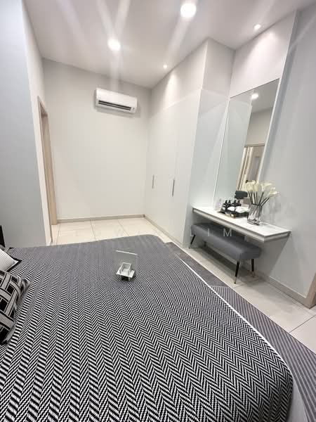 Service Residence for Sale at Paragon Gateway - Edwin Lim - Bedroom - PropertyGuru.com.my