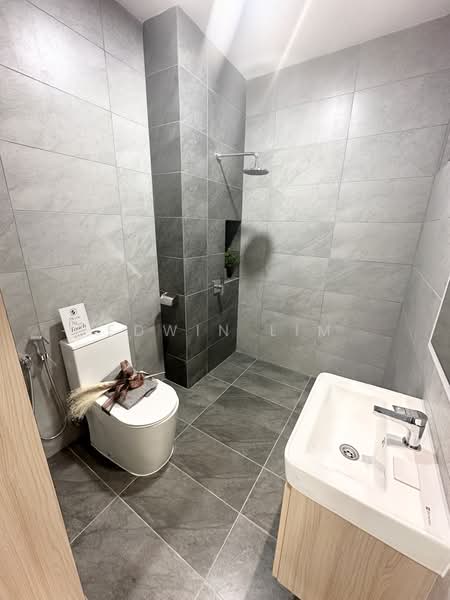 Service Residence for Sale at Paragon Gateway - Edwin Lim - Bathroom - PropertyGuru.com.my