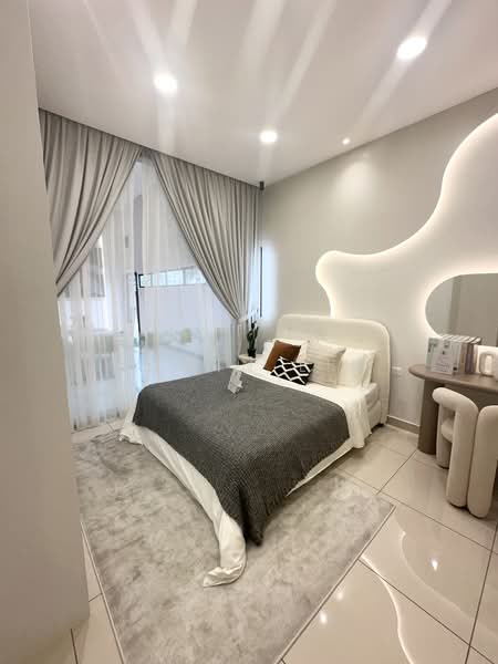 Service Residence for Sale at Paragon Gateway - Edwin Lim - Bedroom - PropertyGuru.com.my