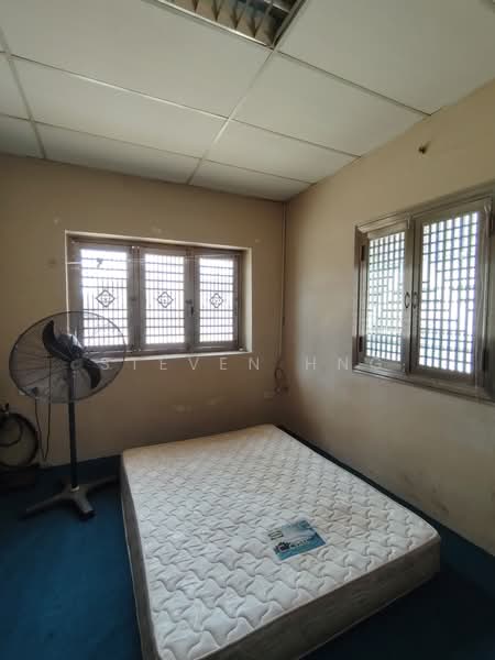 2-storey Terraced House for Sale in Fettes Park (Tanjung Tokong) - Steven Hng - Bedroom - PropertyGuru.com.my