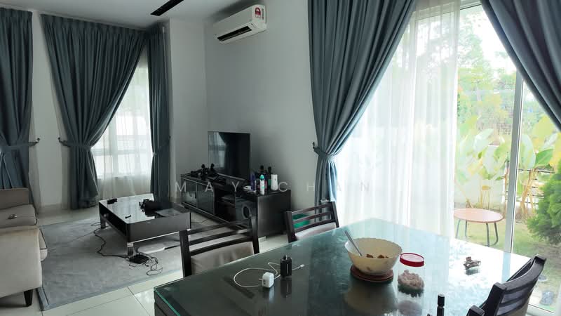 Rumah Teres untuk Dijual di Bandar Rinching (Semenyih) - May Chan - Living Room - PropertyGuru.com.my