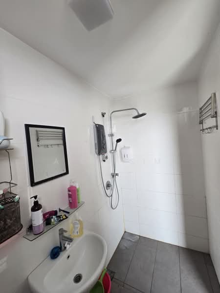 Kondominium untuk Dijual di Shineville Park - Alvin Sim - Bathroom - PropertyGuru.com.my