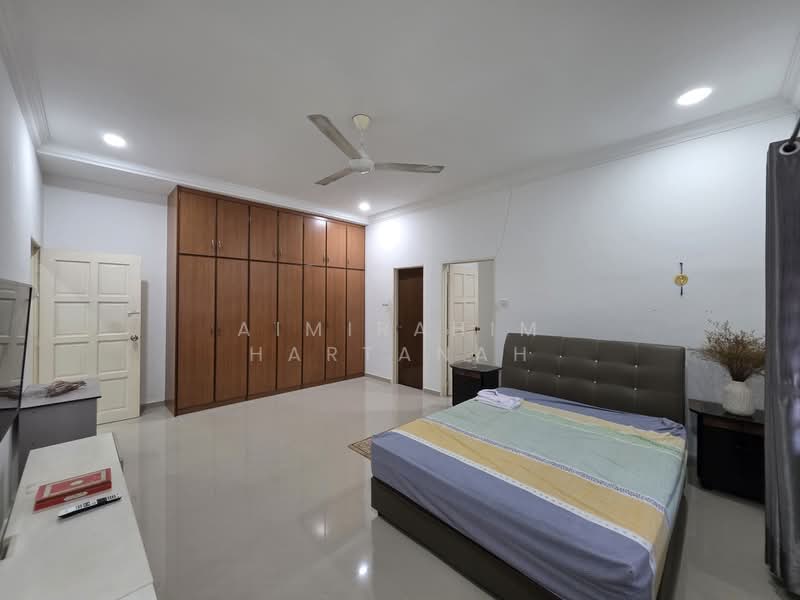 Bungalow for Sale in Taman Tenaga (Bandar Kinrara) - AimiRahim Hartanah - Bedroom - PropertyGuru.com.my