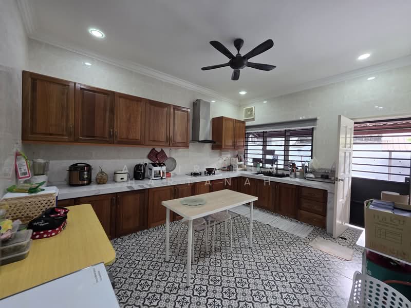 Bungalow for Sale in Taman Tenaga (Bandar Kinrara) - AimiRahim Hartanah - Kitchen - PropertyGuru.com.my