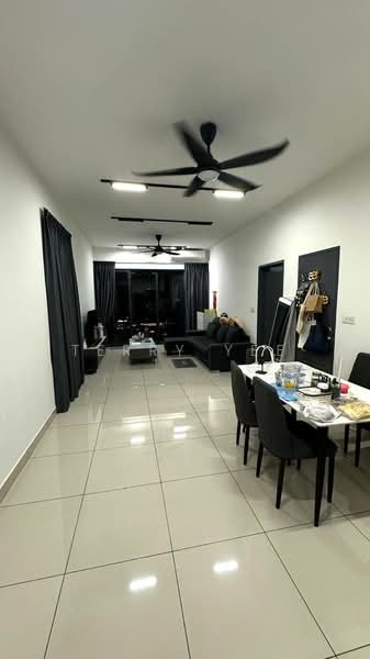 Kondominium untuk Dijual di The Hermington - Terry Yee - Living Room - PropertyGuru.com.my