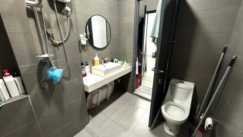 Kondominium untuk Dijual di The Hermington - Terry Yee - Bathroom - PropertyGuru.com.my