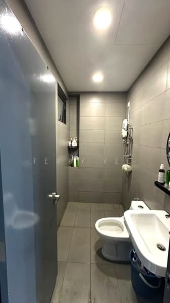 Kondominium untuk Dijual di The Hermington - Terry Yee - Bathroom - PropertyGuru.com.my