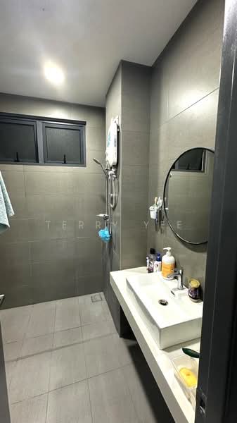 Kondominium untuk Dijual di The Hermington - Terry Yee - Bathroom - PropertyGuru.com.my