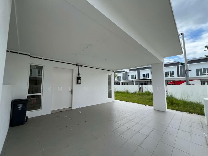 Rumah Teres 2 Tingkat untuk Dijual di Taman Nusari Bayu (Bandar Sri Sendayan) - Ismi Muhammad - Exterior - PropertyGuru.com.my