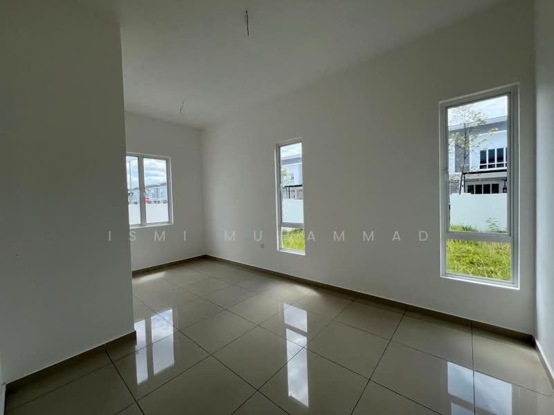 Rumah Teres 2 Tingkat untuk Dijual di Taman Nusari Bayu (Bandar Sri Sendayan) - Ismi Muhammad - Interior - PropertyGuru.com.my
