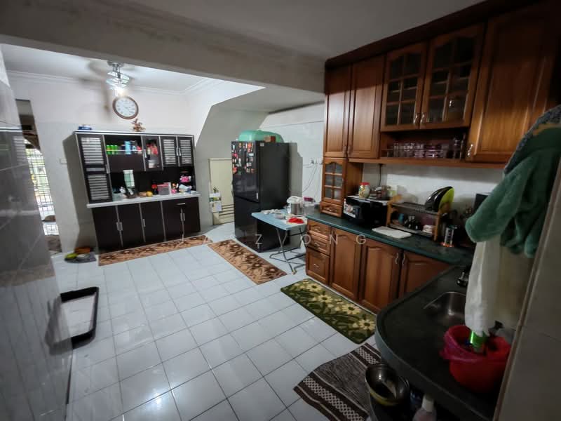 2-storey Terraced House for Sale in Taman Mount Austin (Tebrau) - Jasz Ong - Kitchen - PropertyGuru.com.my