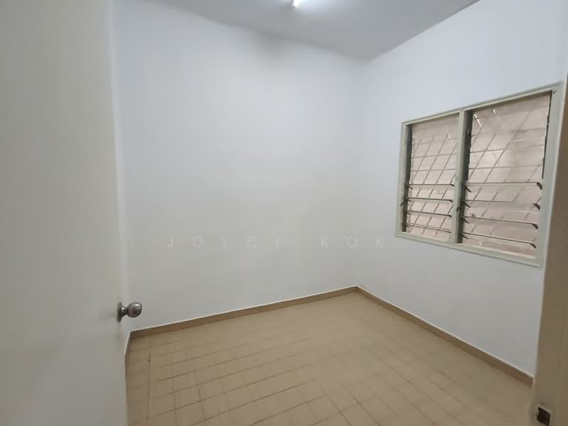 Rumah Teres 2 Tingkat untuk Dijual di Usj 4 (Subang Jaya) - Joyce Kok - downstairs room - PropertyGuru.com.my