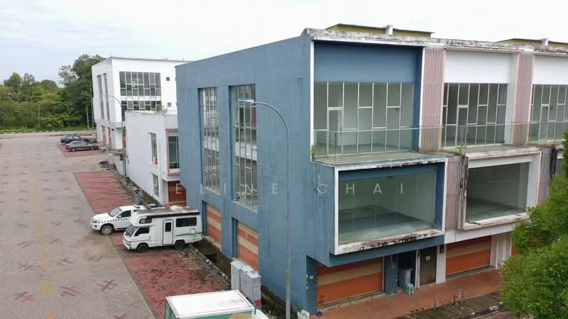 Kedai / Pejabat untuk Dijual di Taman Bukit Tropika (Yong Peng) - Celine Chai - Exterior - PropertyGuru.com.my