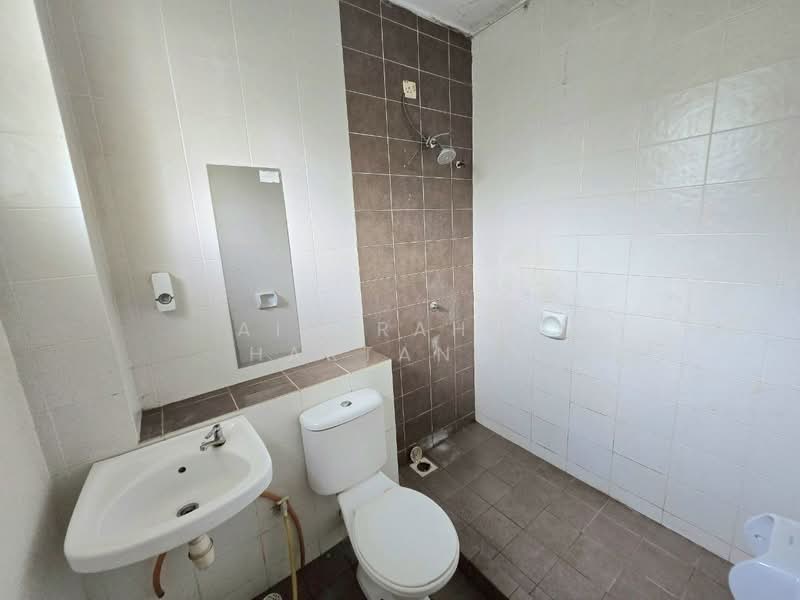Rumah Teres untuk Dijual di Bandar Puteri Klang (Klang) - AimiRahim Hartanah - Bathroom - PropertyGuru.com.my