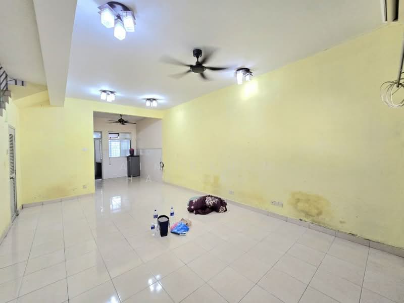 Rumah Teres untuk Dijual di Bandar Puteri Klang (Klang) - AimiRahim Hartanah - Living Room - PropertyGuru.com.my