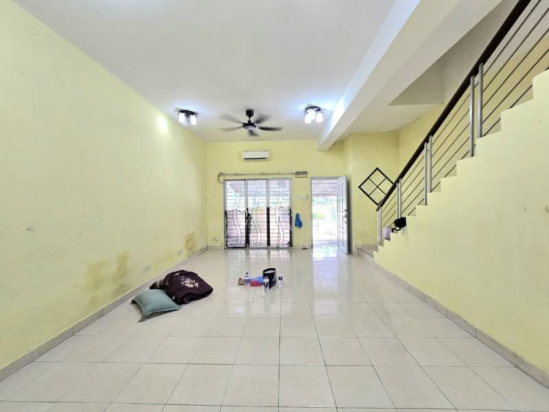 Rumah Teres untuk Dijual di Bandar Puteri Klang (Klang) - AimiRahim Hartanah - Living Room - PropertyGuru.com.my