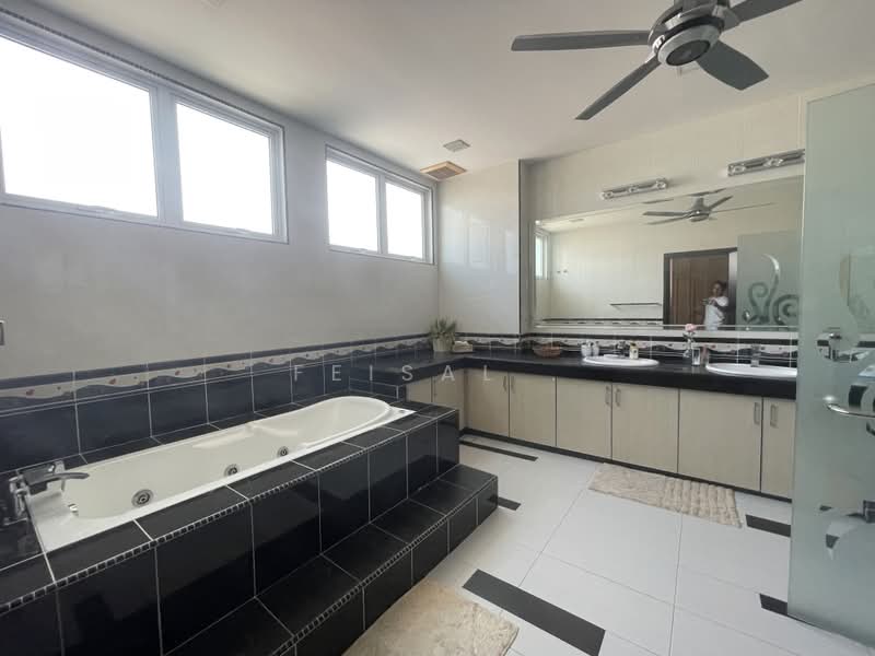 Rumah Banglo untuk Dijual di Damansara Heights (Kuala Lumpur) - Feisal . - Bathroom - PropertyGuru.com.my