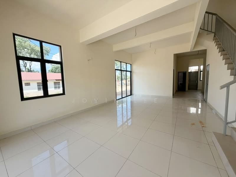 2-storey Terraced House for Sale in Parit Buntar (Perak) - Jovin Lee - Living Room - PropertyGuru.com.my