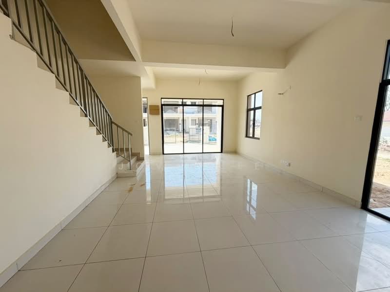 2-storey Terraced House for Sale in Parit Buntar (Perak) - Jovin Lee - Living Room - PropertyGuru.com.my