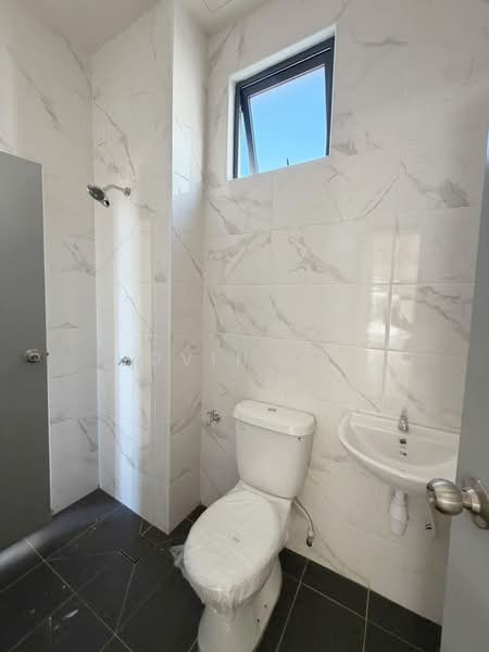 2-storey Terraced House for Sale in Parit Buntar (Perak) - Jovin Lee - Bathroom - PropertyGuru.com.my