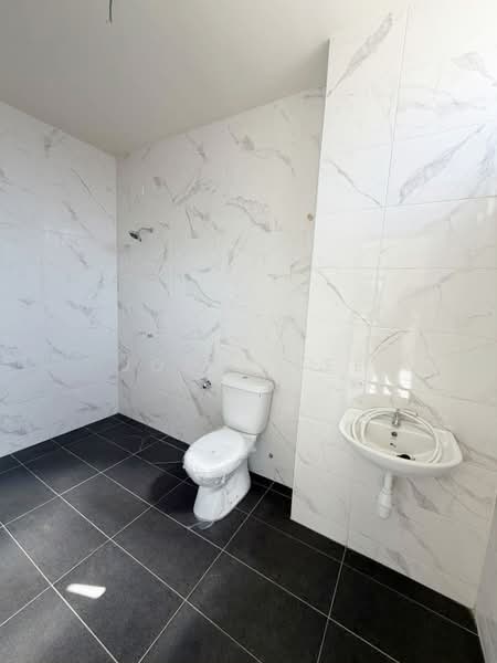 2-storey Terraced House for Sale in Parit Buntar (Perak) - Jovin Lee - Bathroom - PropertyGuru.com.my