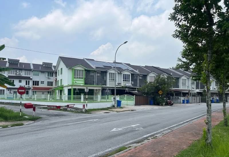4-storey Terraced House for Sale in Shah Alam (Selangor) - Aida Ali - Exterior - PropertyGuru.com.my