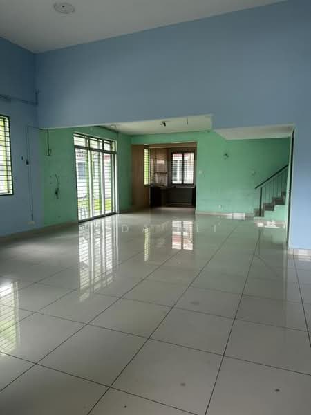 4-storey Terraced House for Sale in Shah Alam (Selangor) - Aida Ali - Living Room - PropertyGuru.com.my