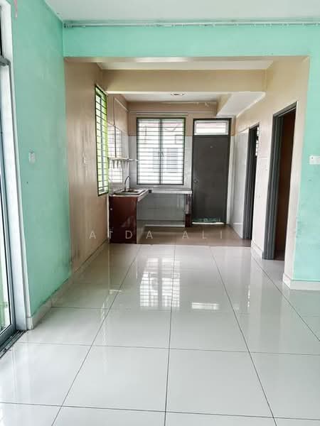 4-storey Terraced House for Sale in Shah Alam (Selangor) - Aida Ali - Kitchen - PropertyGuru.com.my