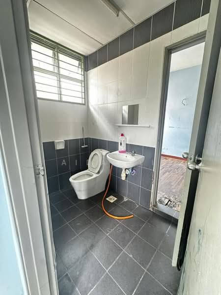 4-storey Terraced House for Sale in Shah Alam (Selangor) - Aida Ali - Bathroom - PropertyGuru.com.my