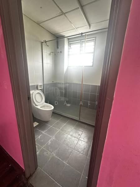 4-storey Terraced House for Sale in Shah Alam (Selangor) - Aida Ali - Bathroom - PropertyGuru.com.my