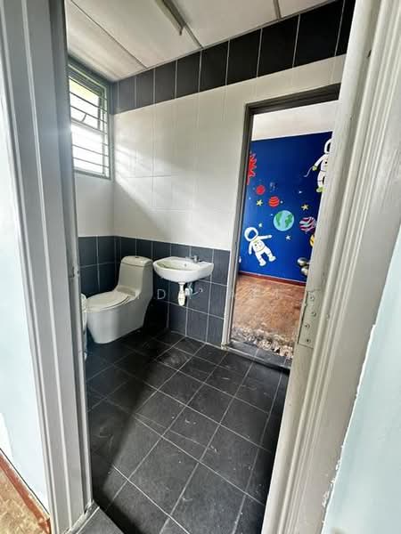 4-storey Terraced House for Sale in Shah Alam (Selangor) - Aida Ali - Bathroom - PropertyGuru.com.my
