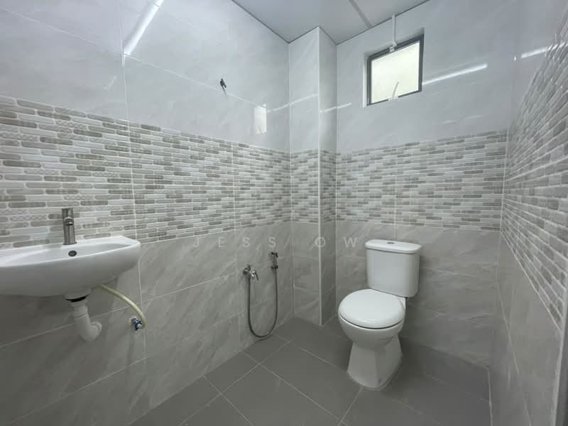 Shop / Office for Rent in Austin Perdana (Tebrau) - Jess Ow - Bathroom - PropertyGuru.com.my