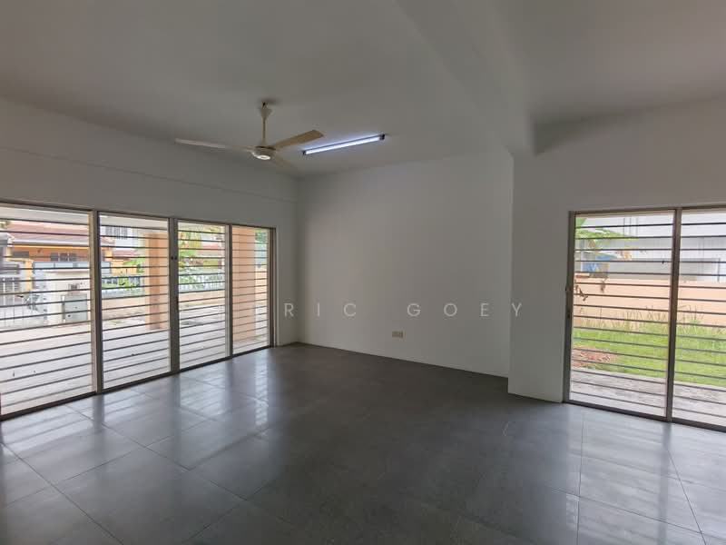 Semi-Detached House for Sale in Taman Puncak Jalil (Seri Kembangan) - Cedric Goey - PropertyGuru.com.my