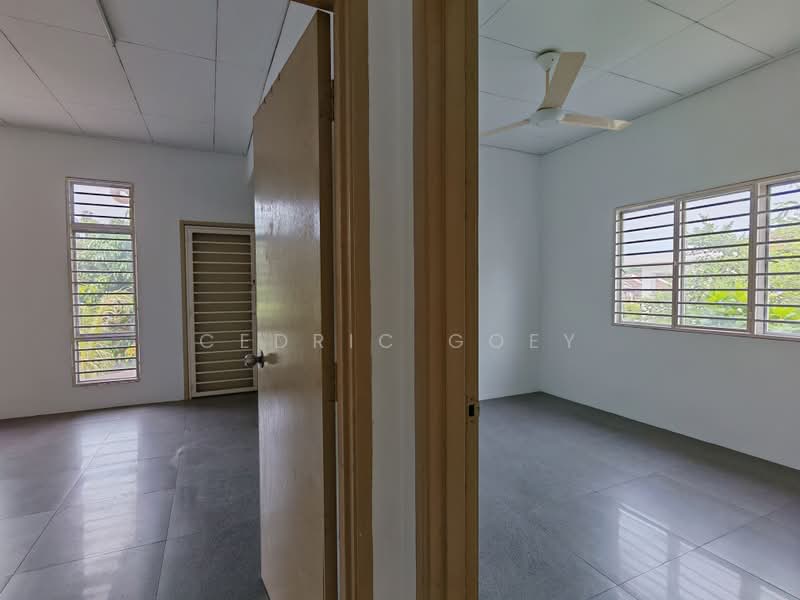 Semi-Detached House for Sale in Taman Puncak Jalil (Seri Kembangan) - Cedric Goey - PropertyGuru.com.my