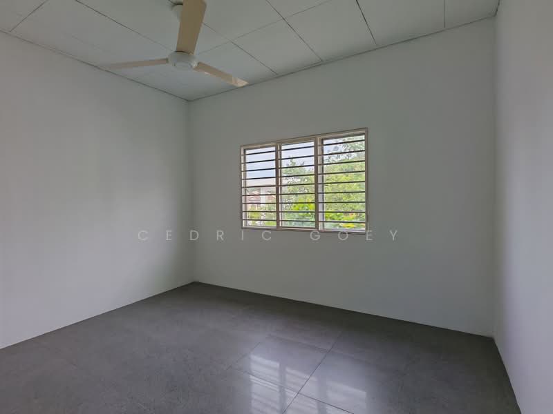Semi-Detached House for Sale in Taman Puncak Jalil (Seri Kembangan) - Cedric Goey - PropertyGuru.com.my