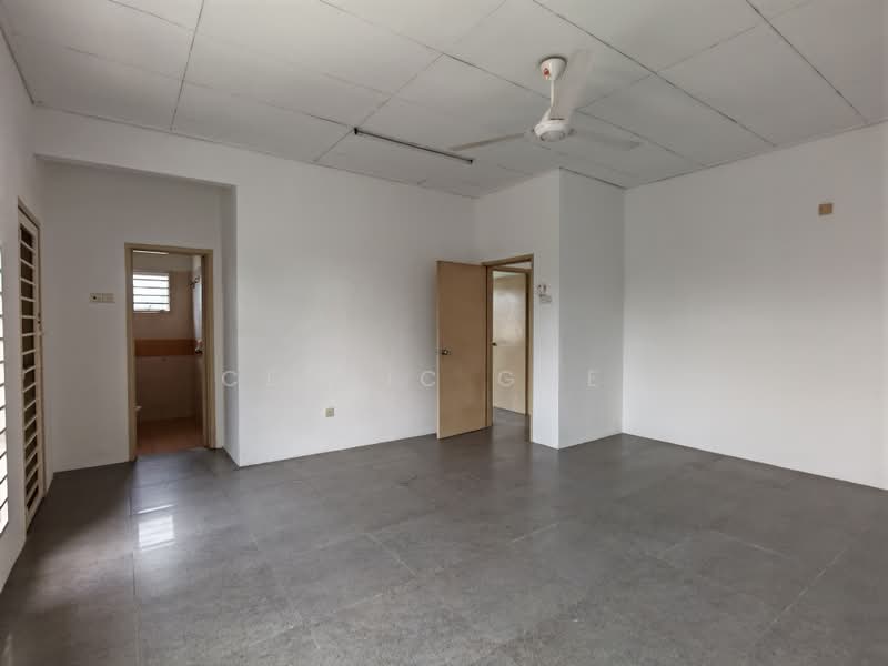 Semi-Detached House for Sale in Taman Puncak Jalil (Seri Kembangan) - Cedric Goey - PropertyGuru.com.my