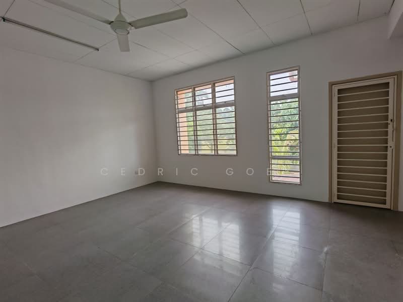 Semi-Detached House for Sale in Taman Puncak Jalil (Seri Kembangan) - Cedric Goey - PropertyGuru.com.my